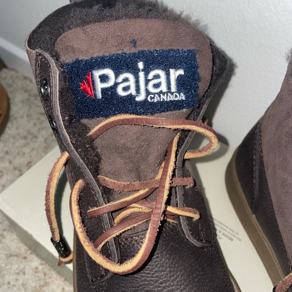 Pajar hiking boots. Brand new, never worn. Womens size 9.5 - Picture 2 of 4